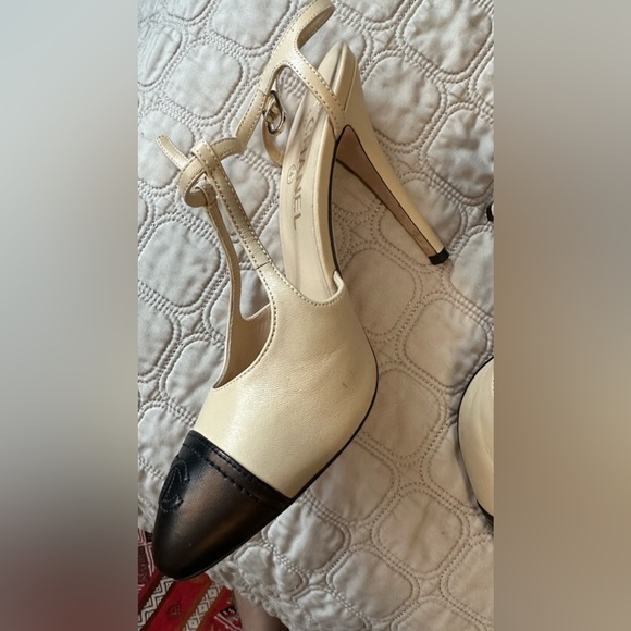 CHANEL SHOES - Picture 2 of 7